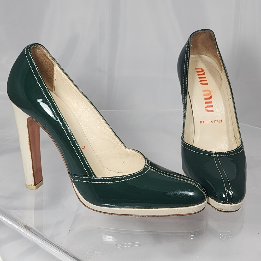 Vintage Y2K 2002 Prada Miu Miu 35 Green/Cream Patent Leather Pumps/Heels